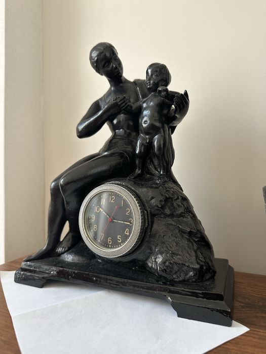 Часы "Материнство" (Касли, 1960), чугун.