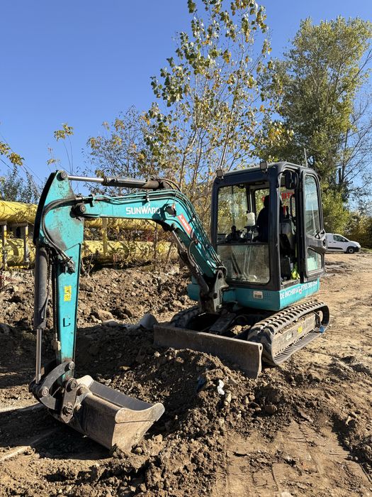 Inchiriez miniexcavator