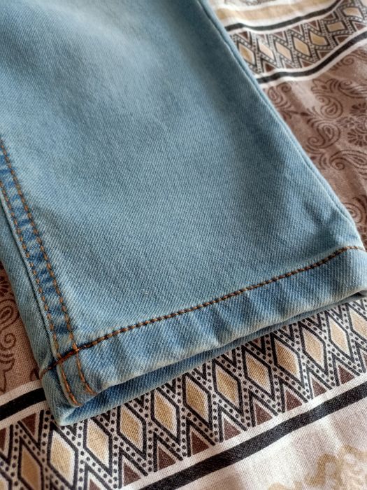 Продам новые джинсы