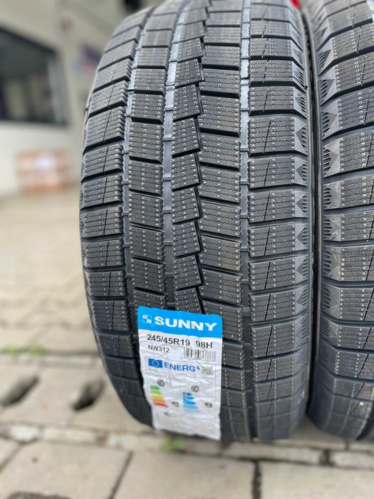Set Anvelope 245 45 19 cu 275 40 19 Sunny NW312