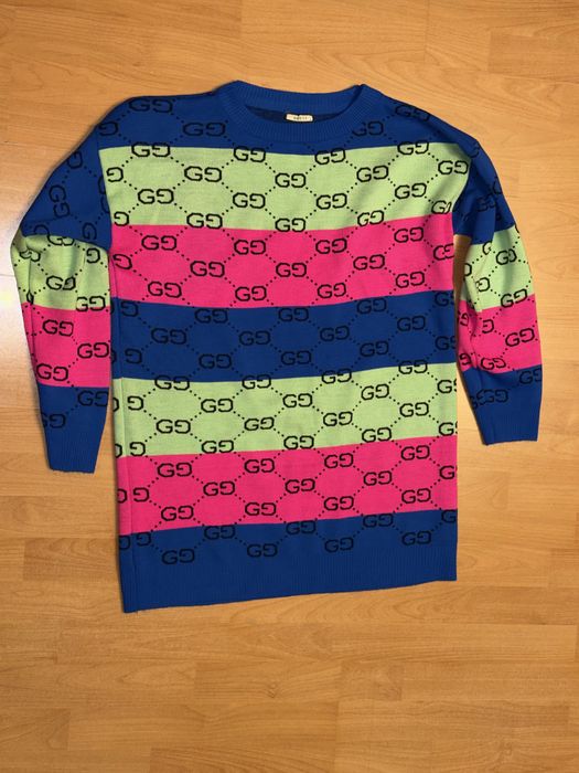 pulover stil rochie gucci