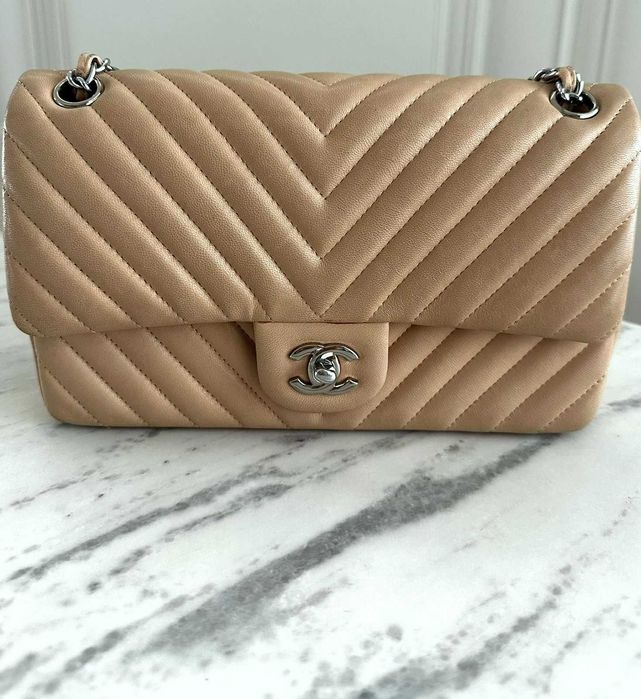 Чанта "Chanel chevron" от агнешка кожа цвят бежово