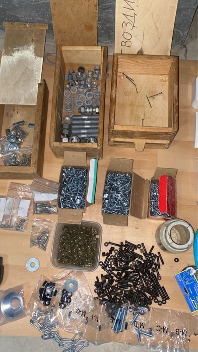 Продам крепежные материалы