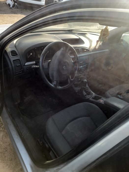 Dezmembrez Renault laguna 2 facelift 1.6 benzina