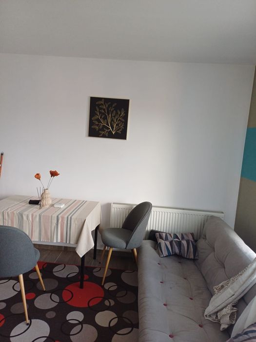 Chirie Apartament 2 camere + terasa mare str. Stejarului Floresti Cluj