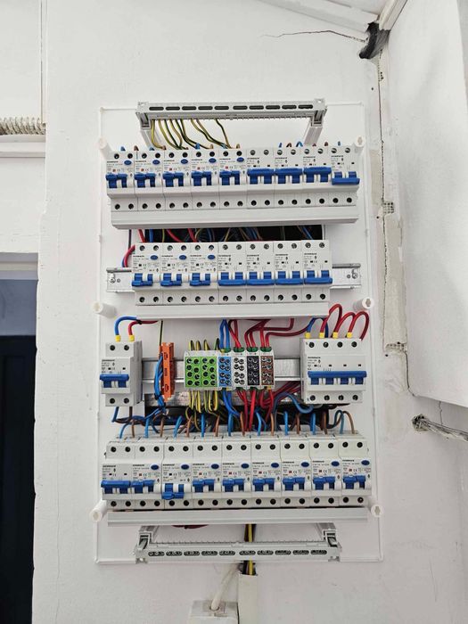 Electrician  reparații rapide / interventii