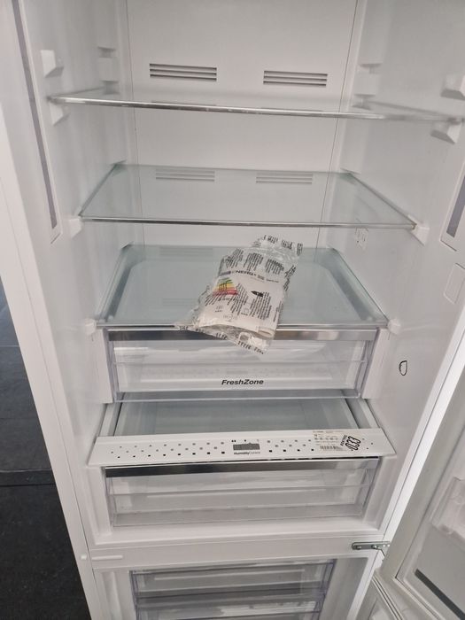 Хладилник с фризер Gram 200 см No frost A++