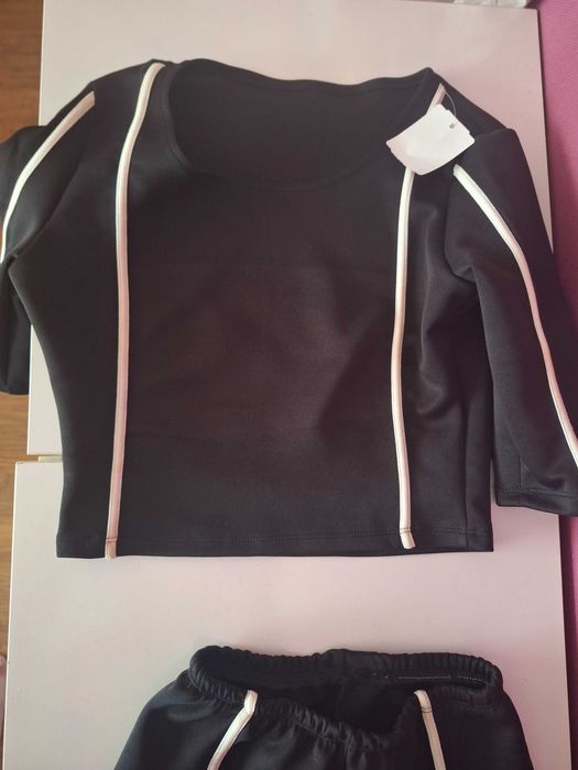 Екип от две  части