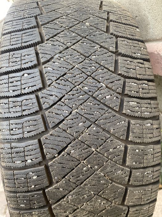 Продам резину б/у Pirelli