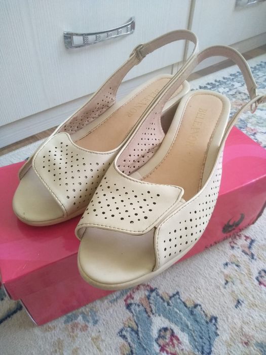 Обувь (женская) летняя