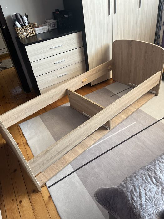 Креватче с включен матрак, обиколници и подложка за повиване