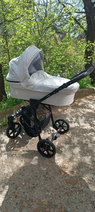 Бебешка количка Retrus