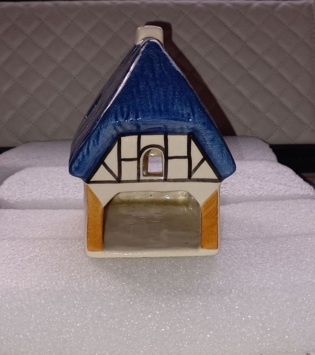 Оригинална керамична къща Leyk+Свещник