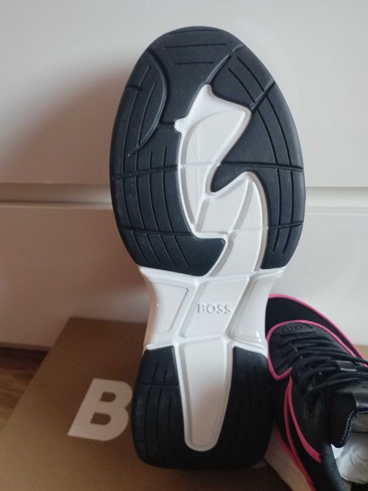 Нови сникърси BOSS - 41 р-р