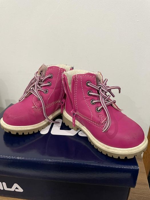 Vând ghete FILA 21 pentru fete