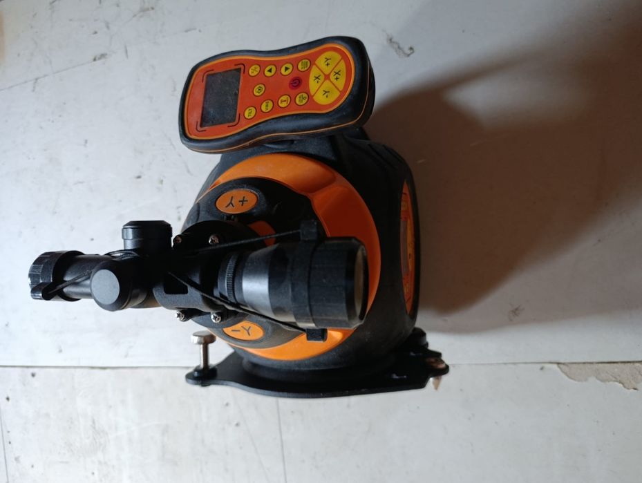 nivelă laser rotativă profesională pe două axe cu afișaj