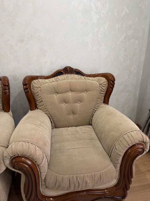 Продам диван и кресло