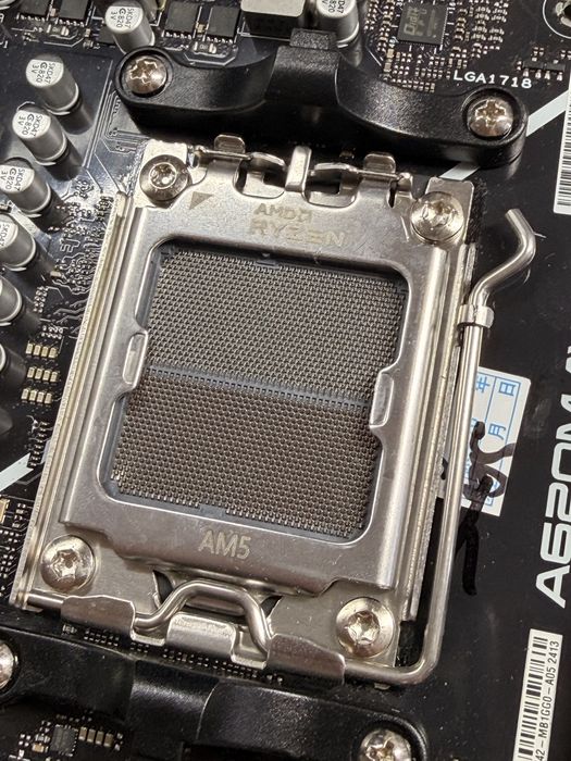 Комплект R5 7500f+ASUS A620M-ayw wifi