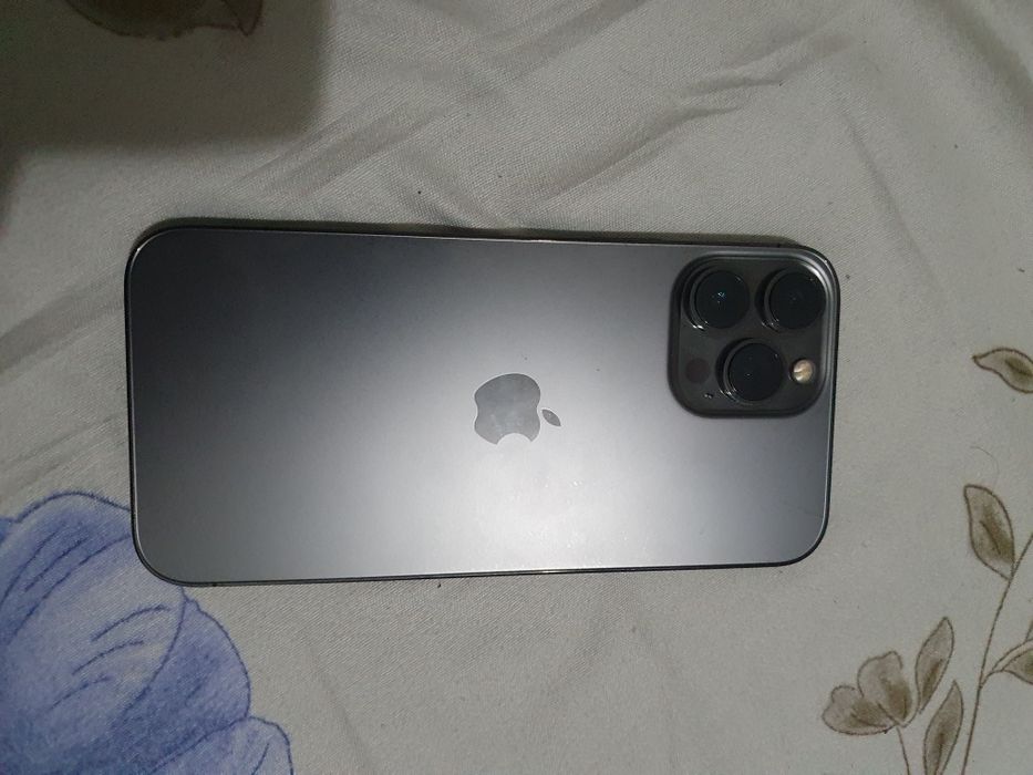 Айфон 13 про макс.