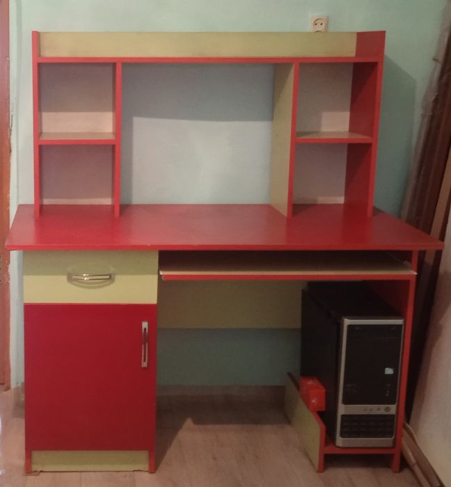 Продается стол для компьютера