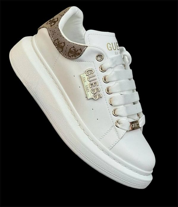 Ugg-uri diferite modele