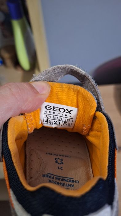 Кожени обувки Geox 21 номер