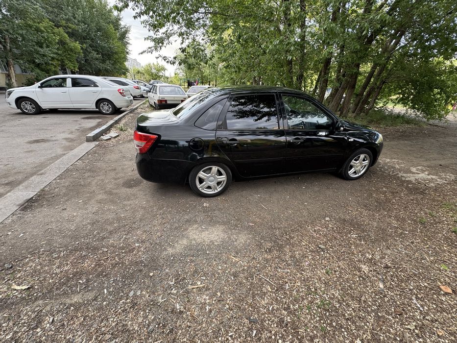 Автомобиль лада гранта