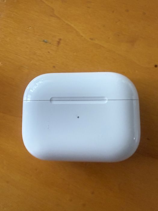 AirPods Pro  само кутия case  за слушалки на Apple