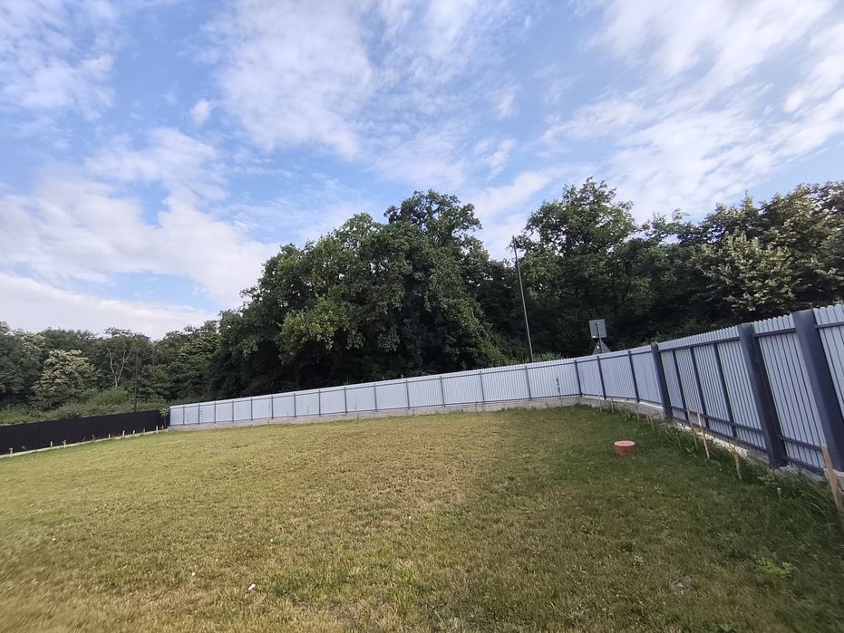 Vând teren 550 mp Valea Ursului – lângă pădure, utilități complete