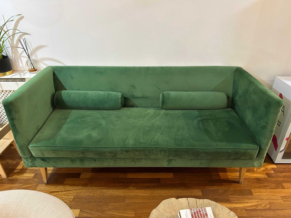 Canapea verde din catifea