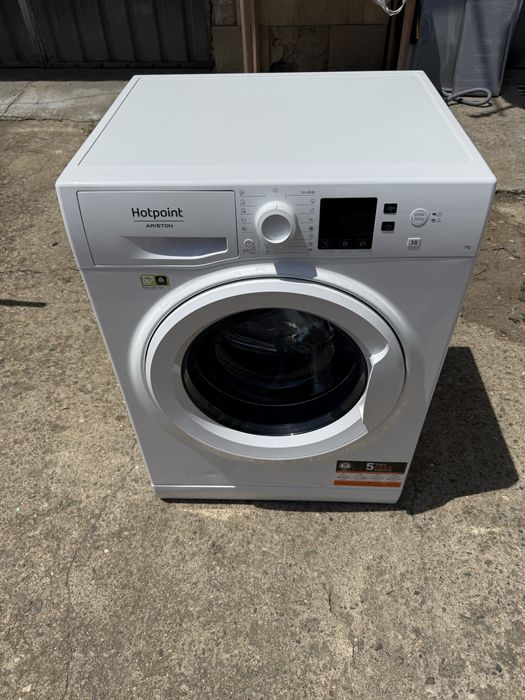 Продавам пералня Hotpoint Ariston