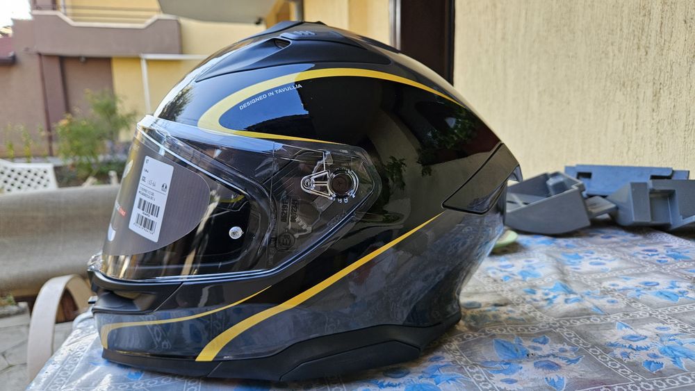 Нова каска AGV K7 размер XXL