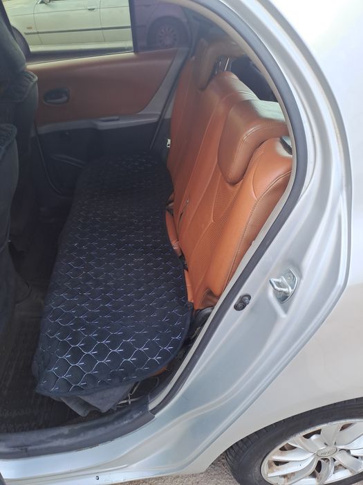 Продам Тойота Ярис хэтчбэк