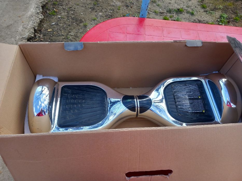 Vând hoverboard aproape nou