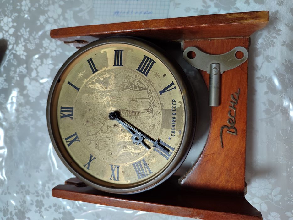 Часы мебельные красивые