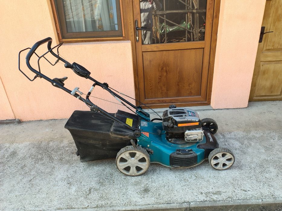 Mașină de tuns iarba Makita 675CX Cu Autopropulsie