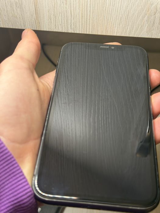 iPhone 11 65 гб телефон в хорошим состояние