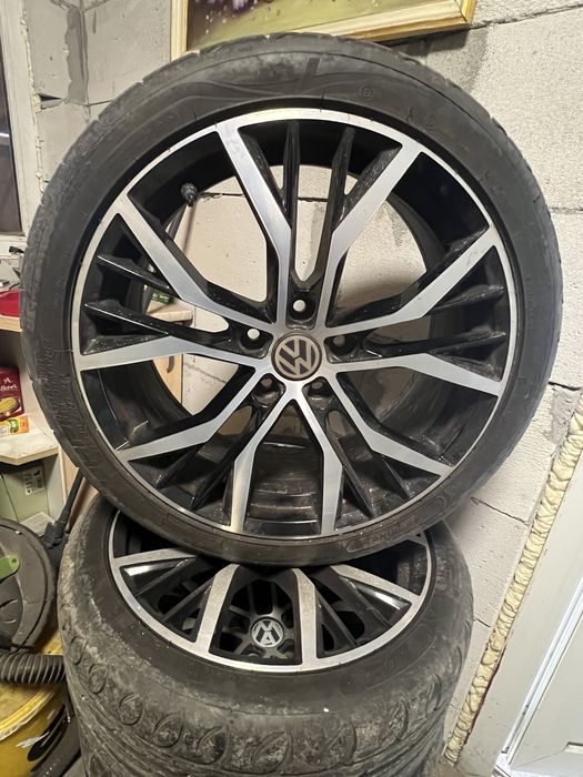 Jante wv 5x112 r 18 cu anvelope foarte bune