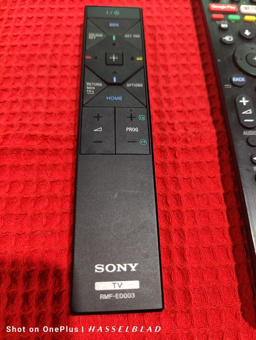 Sony tv оригинално смарт дистанционно едното работи чрез bluetooth