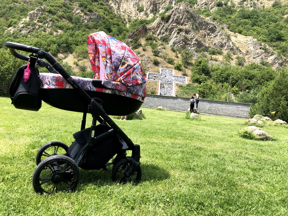 Бебешка количка Bass Soft Print Pop Art