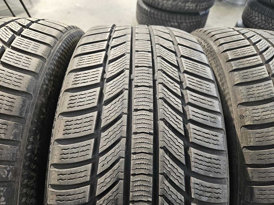 4 Anvelope IARNA 245.40.19 'Continental' [dot 2021] stare foarte buna