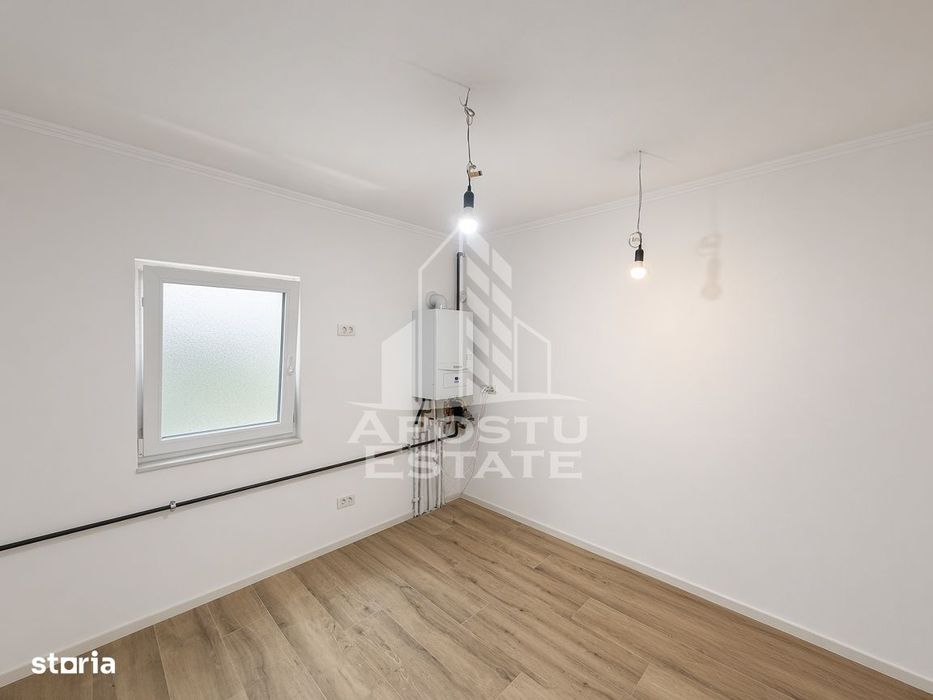 Apartament 3 camere de vanzare,decomandat,et.1Dambovita Nora,Timisoara