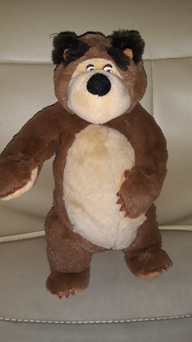 Кукли барби и няколко плюшени играчки