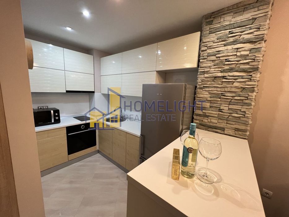 Двустаен апартамент в кв. Лагера