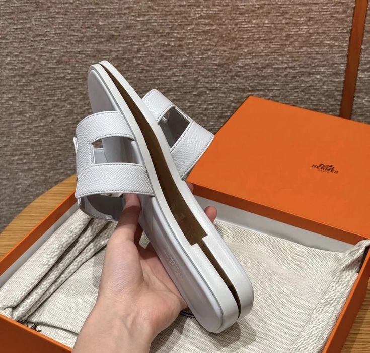 Hrms Oran White (37-40)