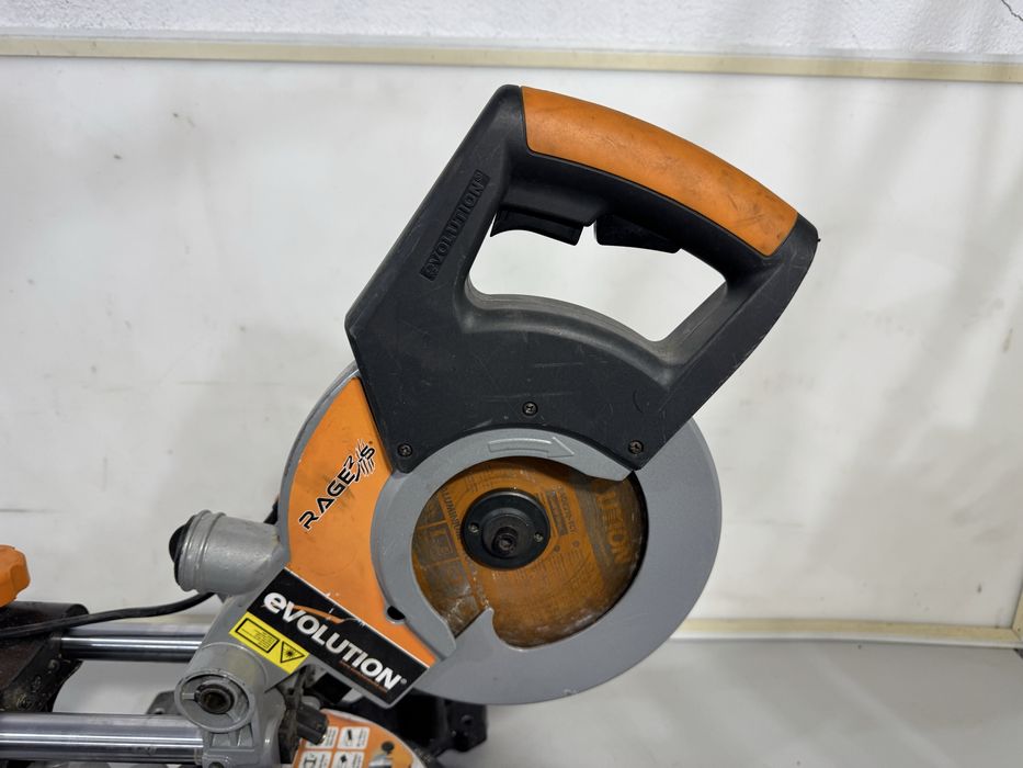 Циркуляр пендула - Evolution 216mm / 1500 W