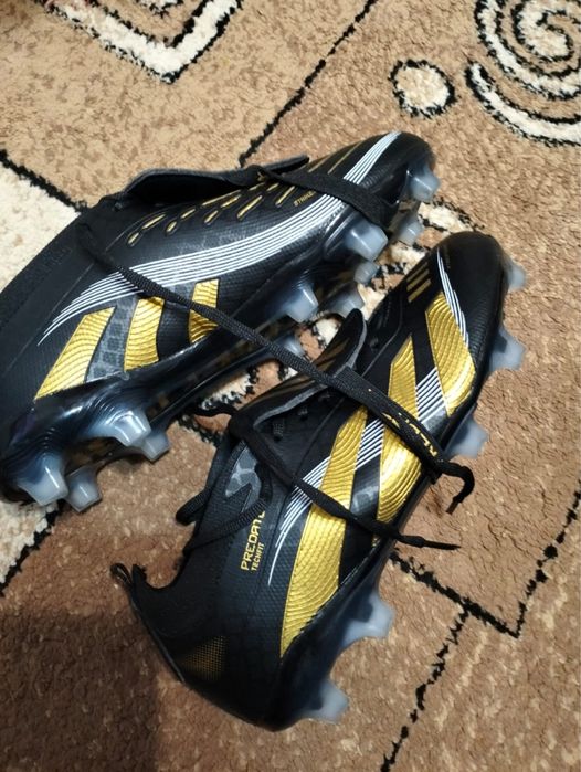 Футбольные бутсы