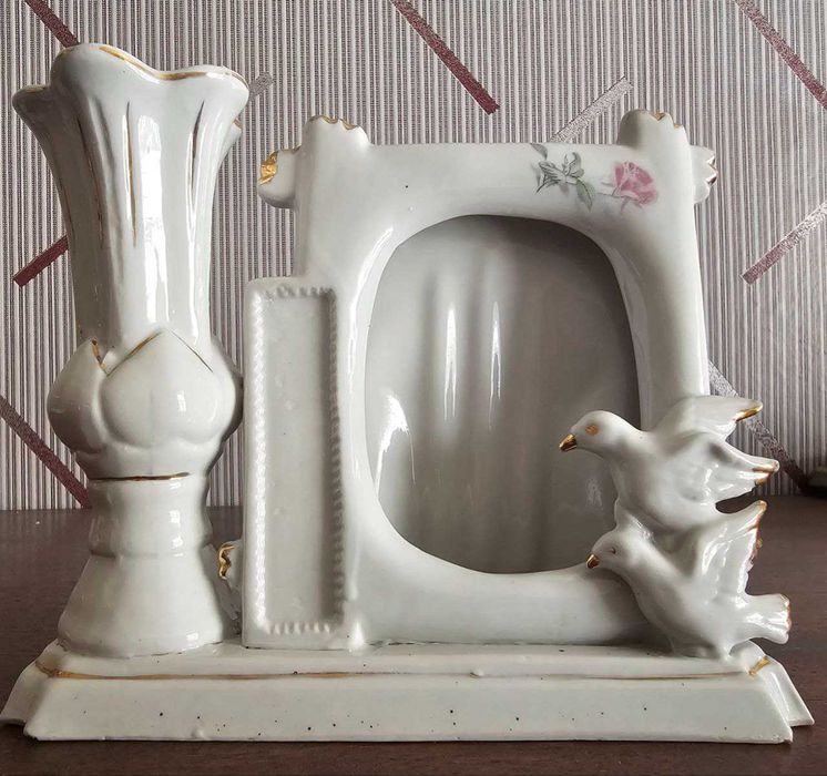 Антикварная фоторамка с вазочкой. Винтаж.