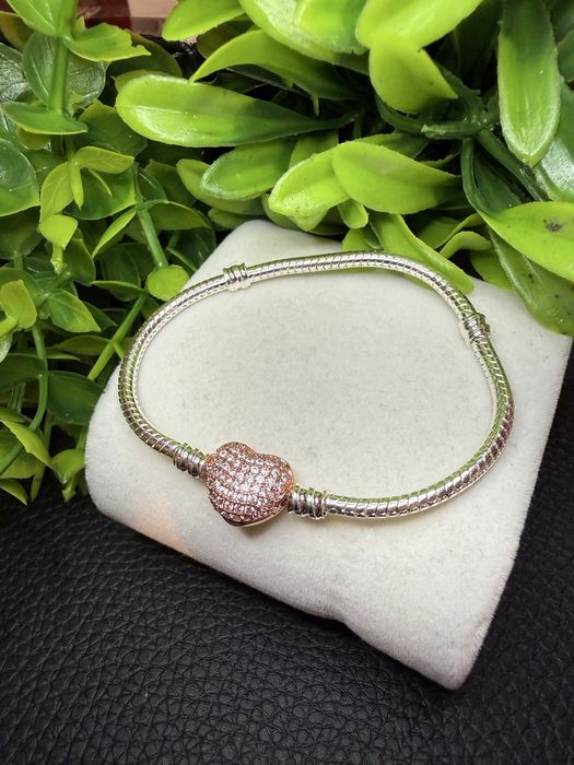 Гривни тип Пандора