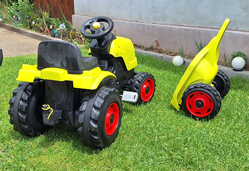 Tractor cu pedale si remorca